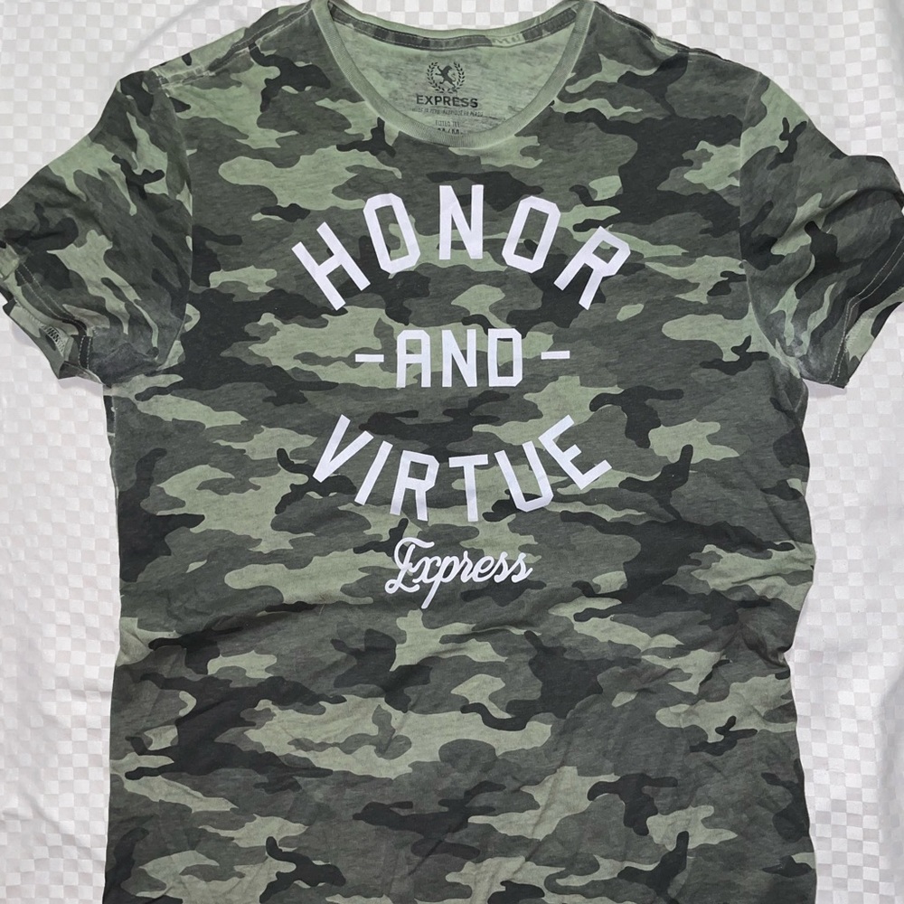 Express camo T-shirt